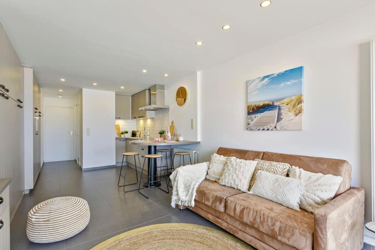 Huswell - Studio With Great Sea View On Terrace Knokke-Heist Bagian luar foto