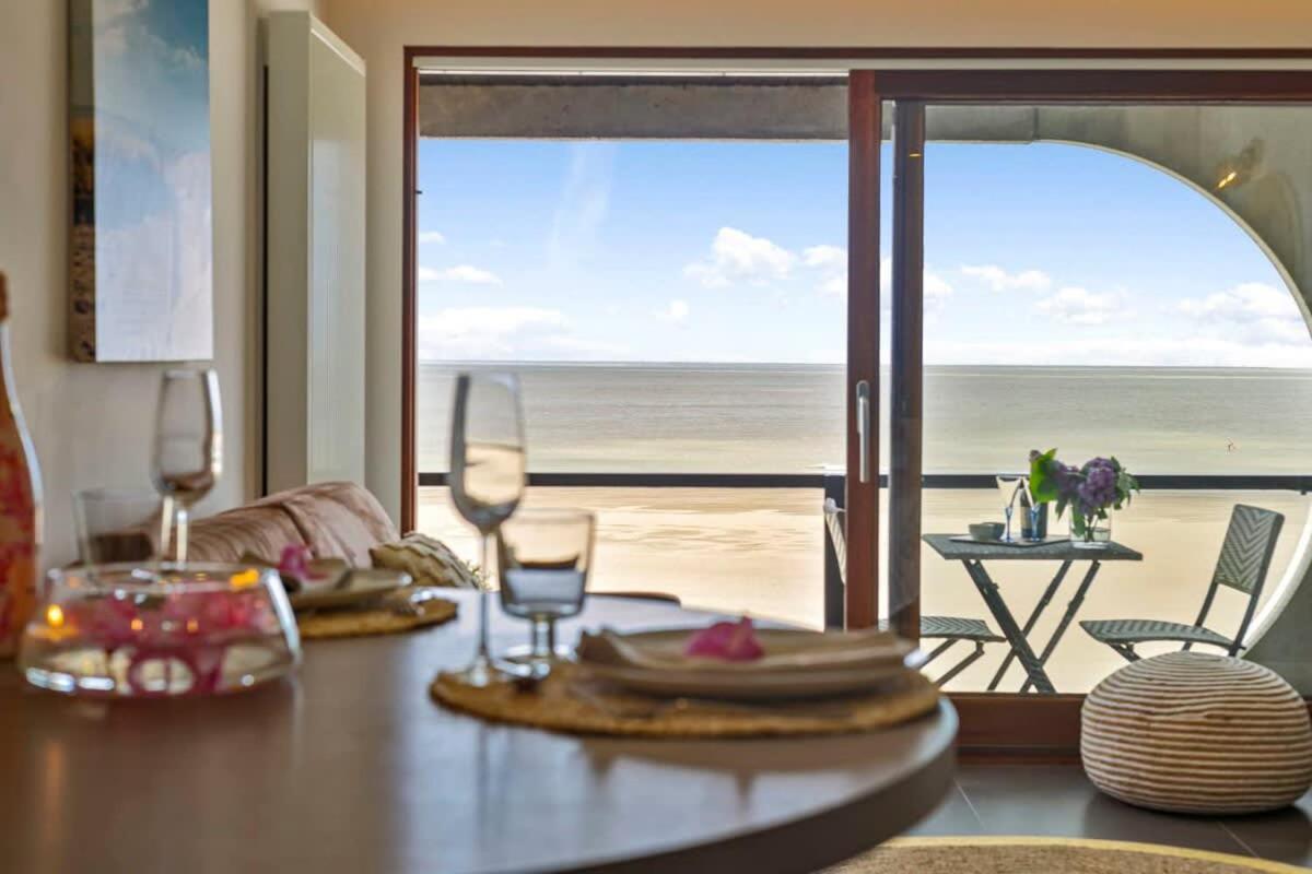 Huswell - Studio With Great Sea View On Terrace Knokke-Heist Bagian luar foto